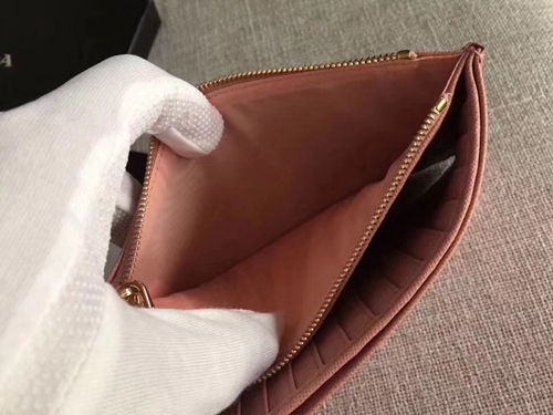 プラダ財布全体デザイン